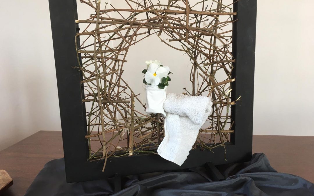 Liturgische bloemschikking stille week en Pasen